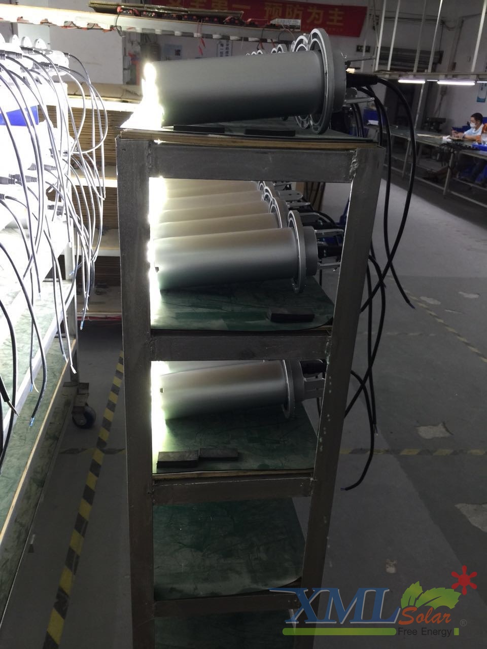 โคมไฟโซล่าเซลล์อัจฉริยะ ทรงโคมกลม รุ่น 25 Watt Monocrystalline (เเสง : ขาว)