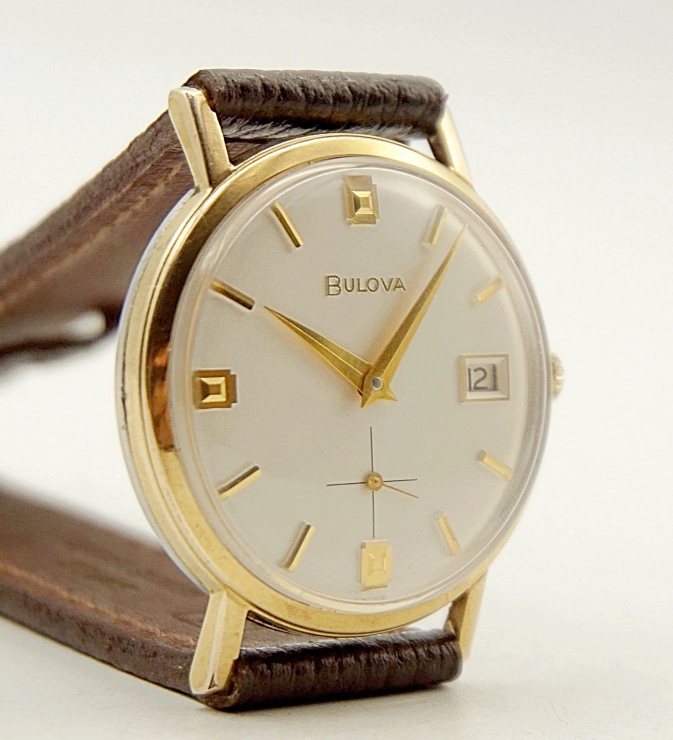 นาฬิกาเก่า BULOVA ไขลานสองเข็มครึ่ง