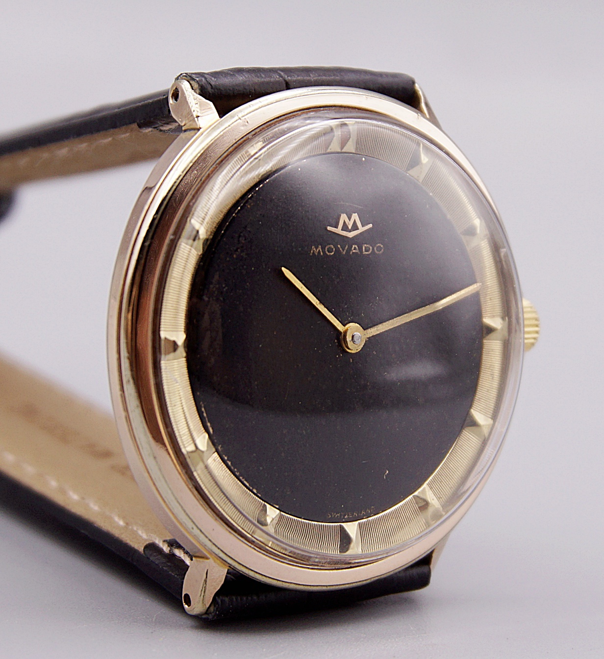 นาฬิกาเก่า MOVADO ไขลาน