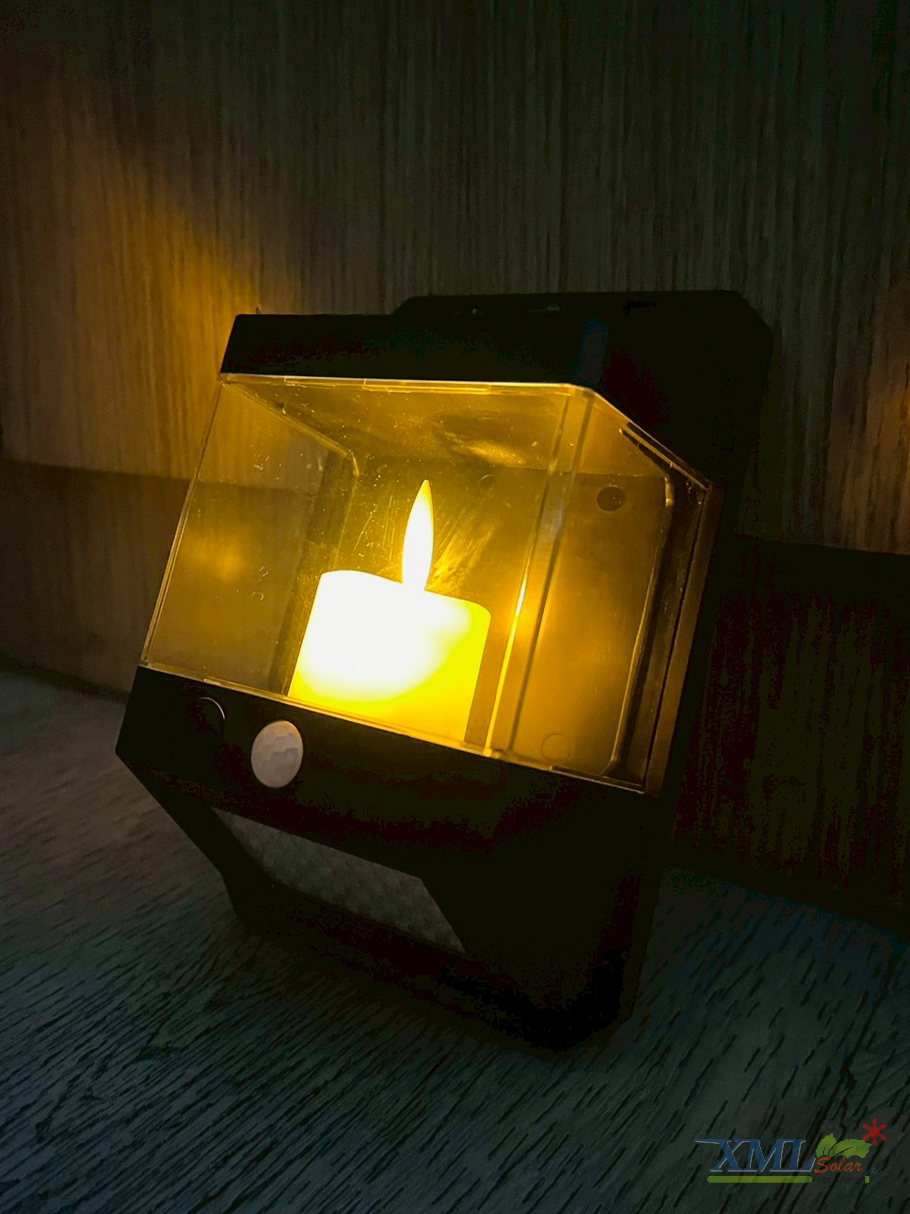 โคมไฟติดผนังเชิงเทียนโซล่าเซลล์ ระบบเซนเซอร์ กันน้ำIP65 เปิดปิดอัตโนมัติ (แสง : เหลือง+แสงขาว)