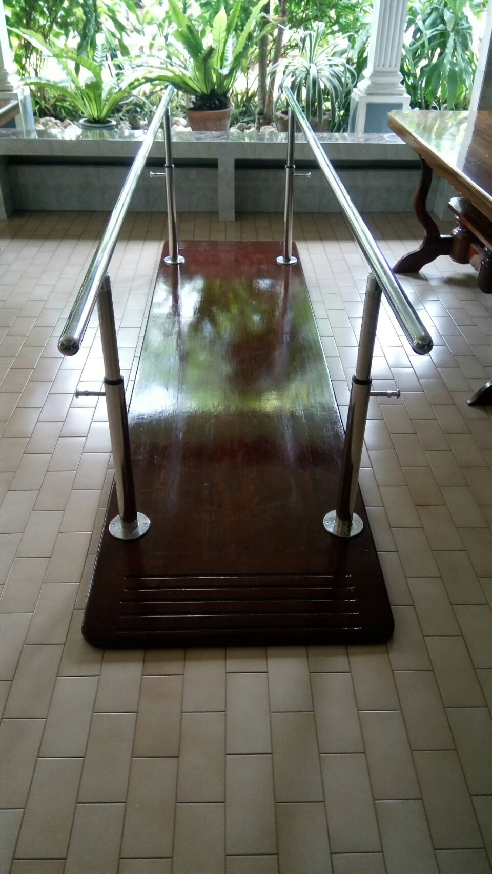 ราวฝึกเดิน ราวหัดเดิน ราวคู่ขนานฝึกเดิน Parallel bar