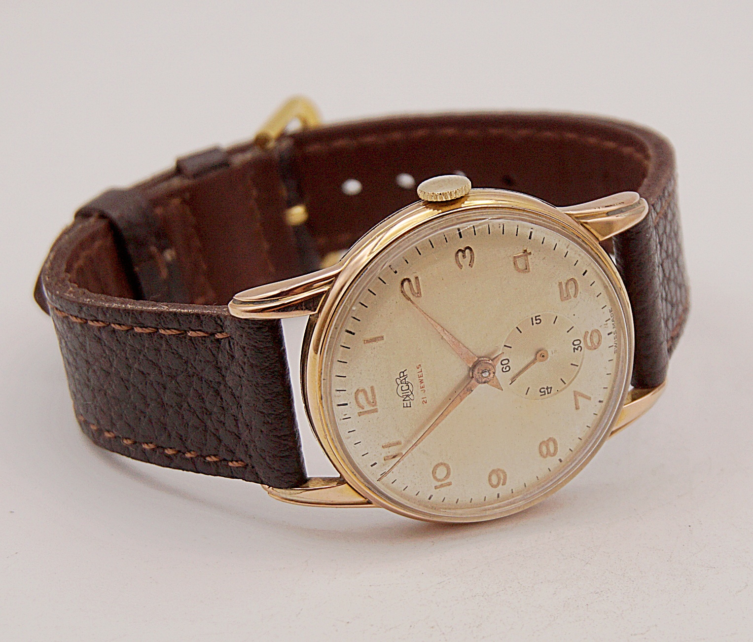 นาฬิกาเก่า ENICAR ไขลานสองเข็มครึ่ง