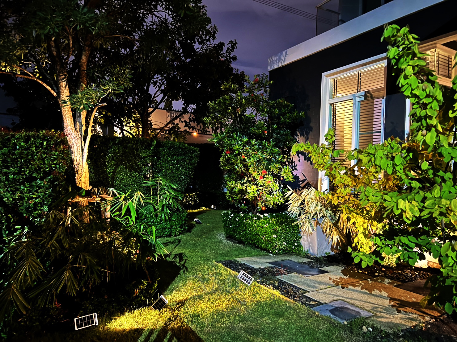 สปอร์ตไลท์ปักสนามโซล่าเซลล์ รุ่น SSL-001