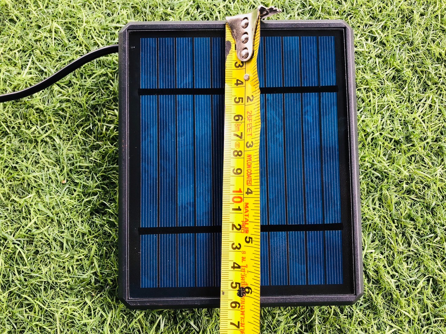 สปอร์ตไลท์ปักสนามโซล่าเซลล์ DC-16 รุ่น 2 หัว สาย 3 เมตร (แสง : เหลืองวอมไวท์)
