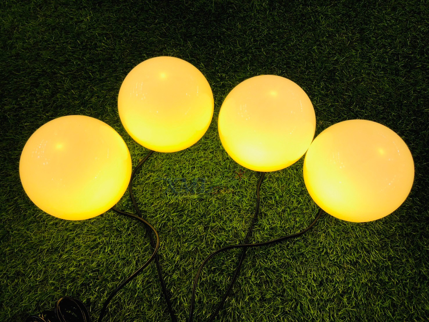 โคมไฟปักสนามโซล่าเซลล์ รุ่น DC-51 (แสง : เหลืองวอมไวท์)