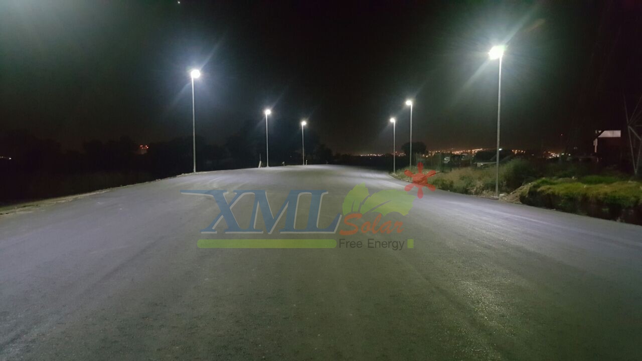 โคมไฟถนนอัจฉริยะ โซล่าเซลล์ 100 Watt Monocrystalline (แสง ขาว)