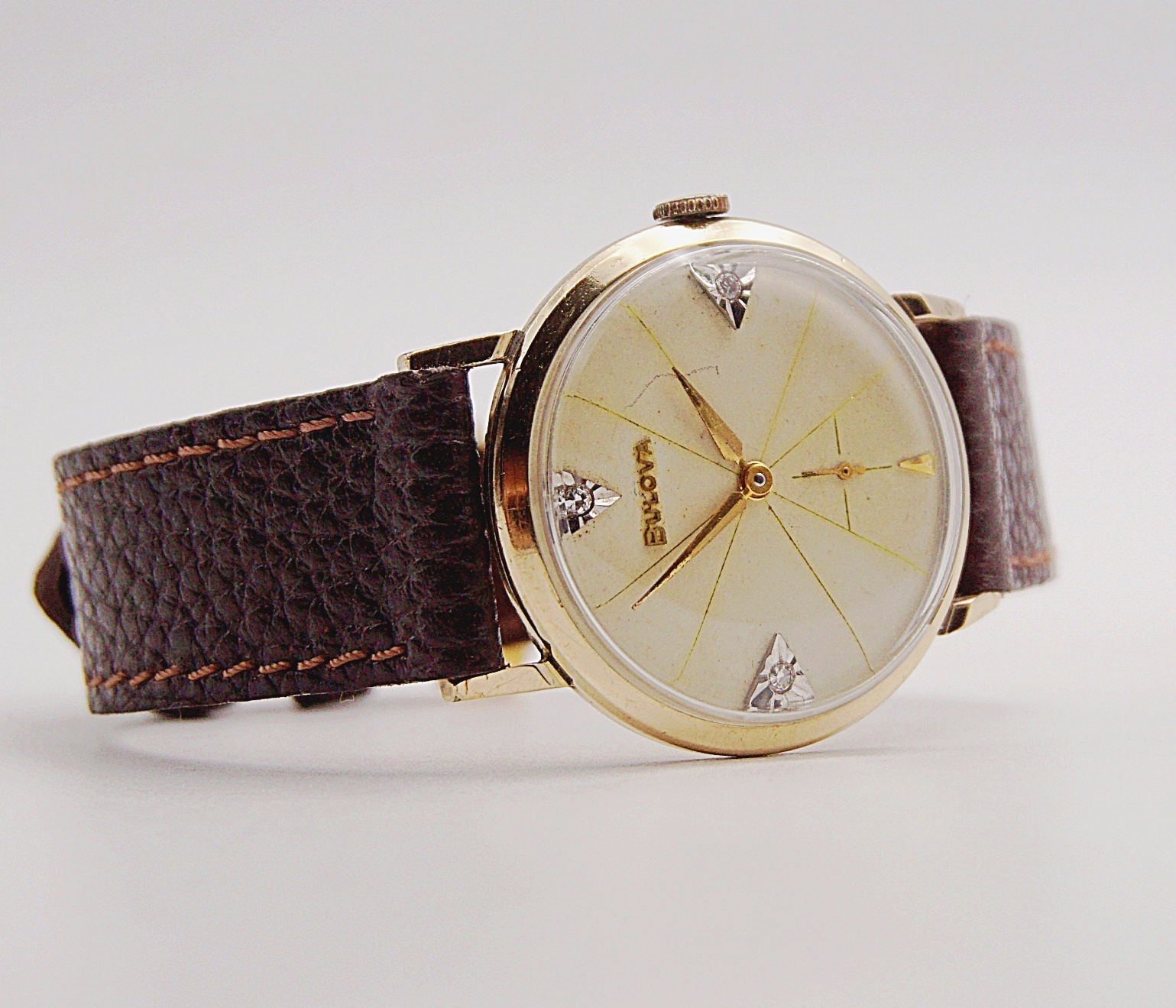 นาฬิกาเก่า BULOVA ไขลานสองเข็มครึ่ง