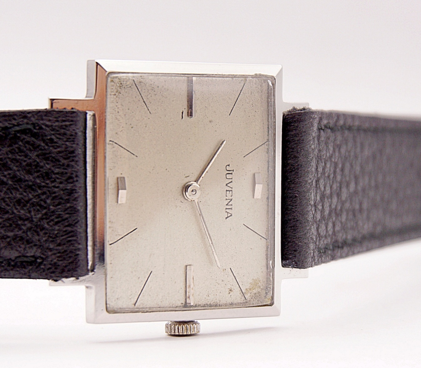 นาฬิกาเก่า JUVENIA ไขลาน