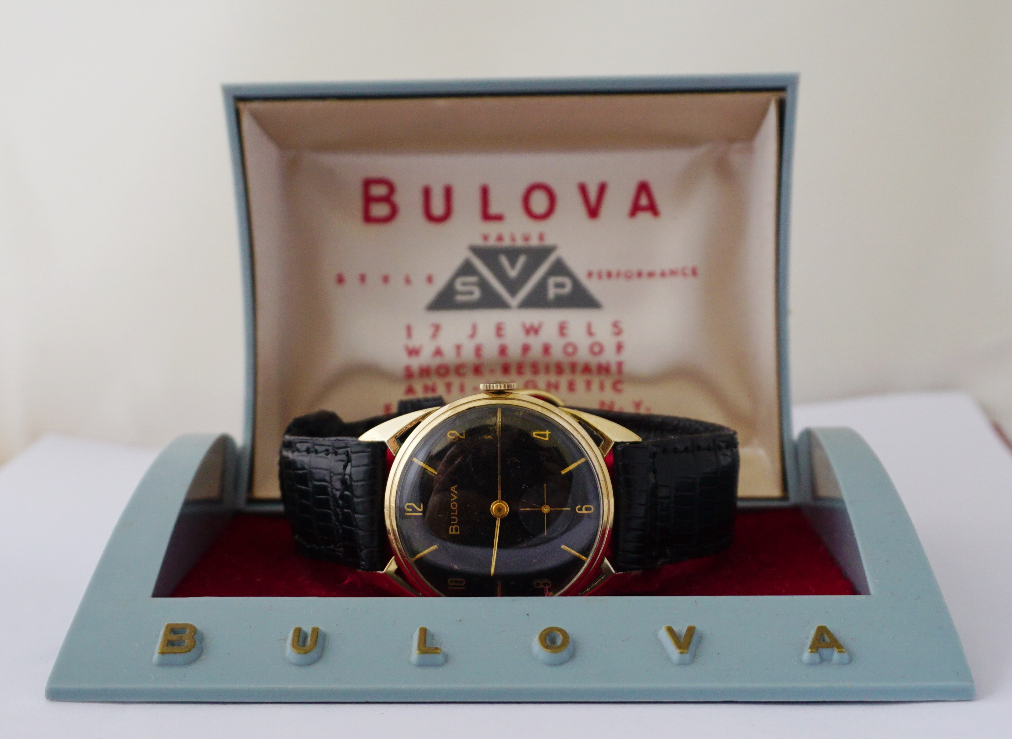 นาฬิกาเก่า BULOVA ไขลานสองเข็มครึ่ง พร้อมกล่อง