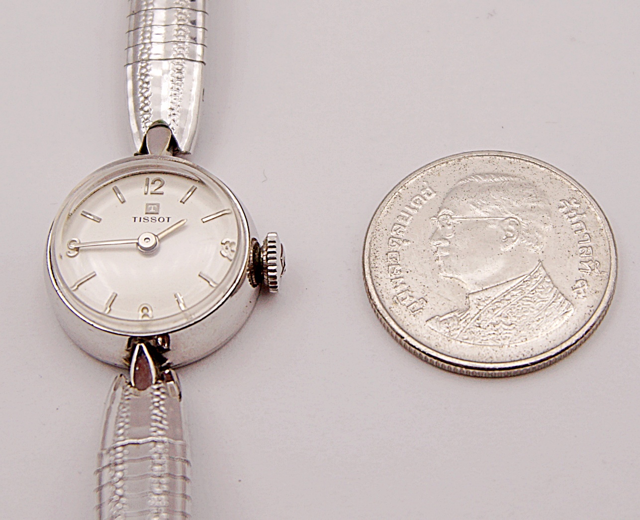 นาฬิกาเก่า TISSOT ไขลาน (นาฬิกาผู้หญิง)