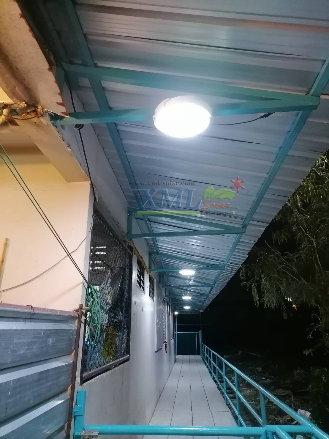 โคมไฟซาลาเปาโซล่าเซลล์ ติดเพดาน-ผนัง รุ่น 200W. (แสงขาว)