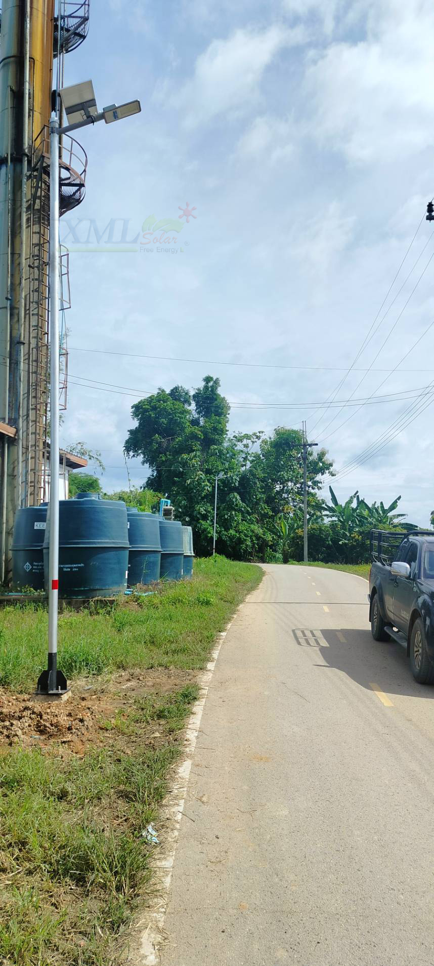 โคมไฟถนนโซล่าเซลล์ 400W รุ่น MD-SLT30-400W (แสง : ขาว)