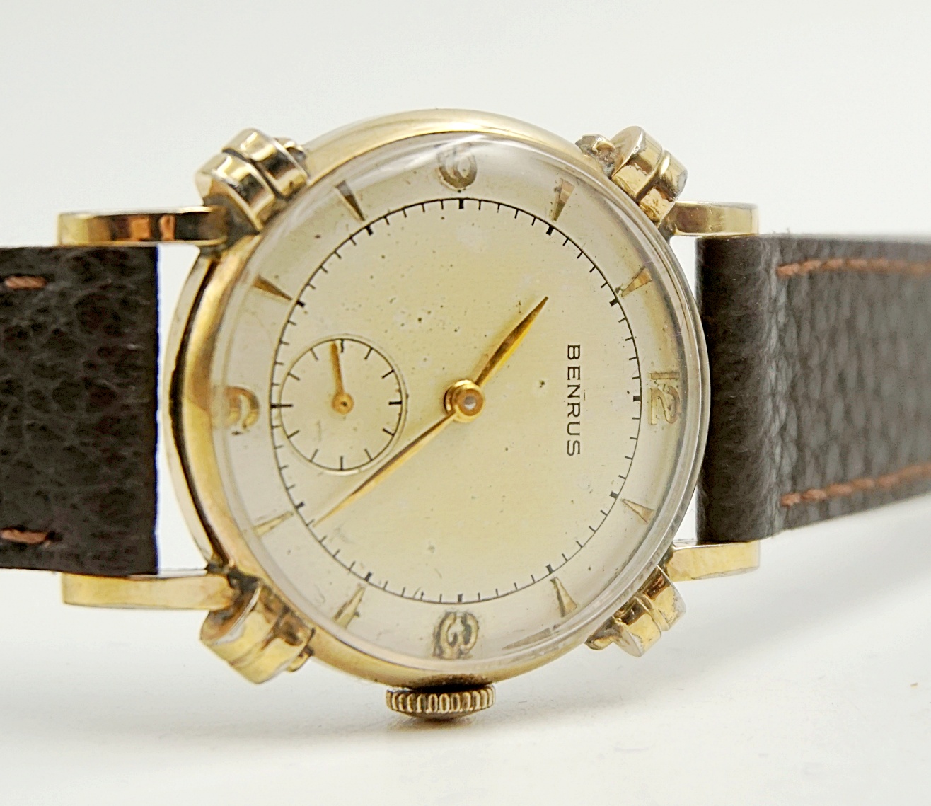 นาฬิกาเก่า BENRUS ไขลานสองเข็มครึ่ง พร้อมกล่อง