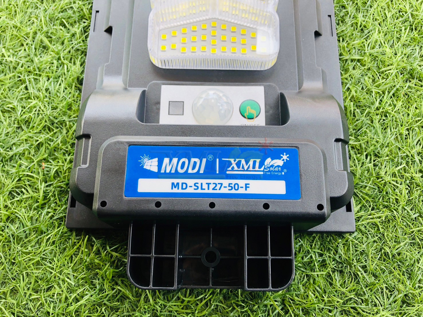 ไฟถนนโซล่าเซลล์ Series F รุ่น MD-SLT27-50-F (แสง : ขาว)(ขาเหล็ก)(ระบบสว่างค้าง) ของแท้ แบรนด์ MODI XMLSOLAR
