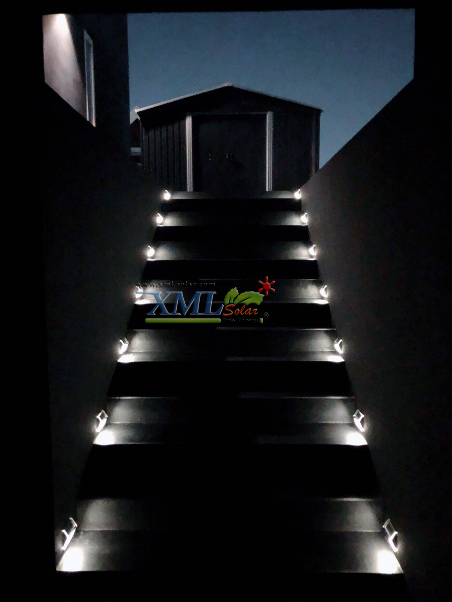 โคมไฟโซล่าเซลล์ติดผนัง 3 LED V.2 (แสง : ขาว)