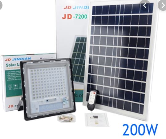 ไฟสปอตไลท์โซล่าเซลล์ 200W SLIM (แสง : เหลืองวอมไวท์)