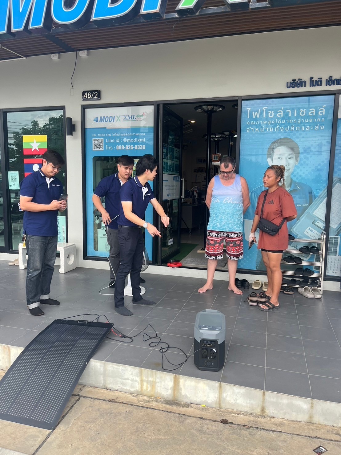 ชุดไฟอเนกประสงค์โซล่าเซลล์ รุ่น DELTA 2 MAX + แผงโซล่าเซลล์แบบโค้งงอได้ 120W