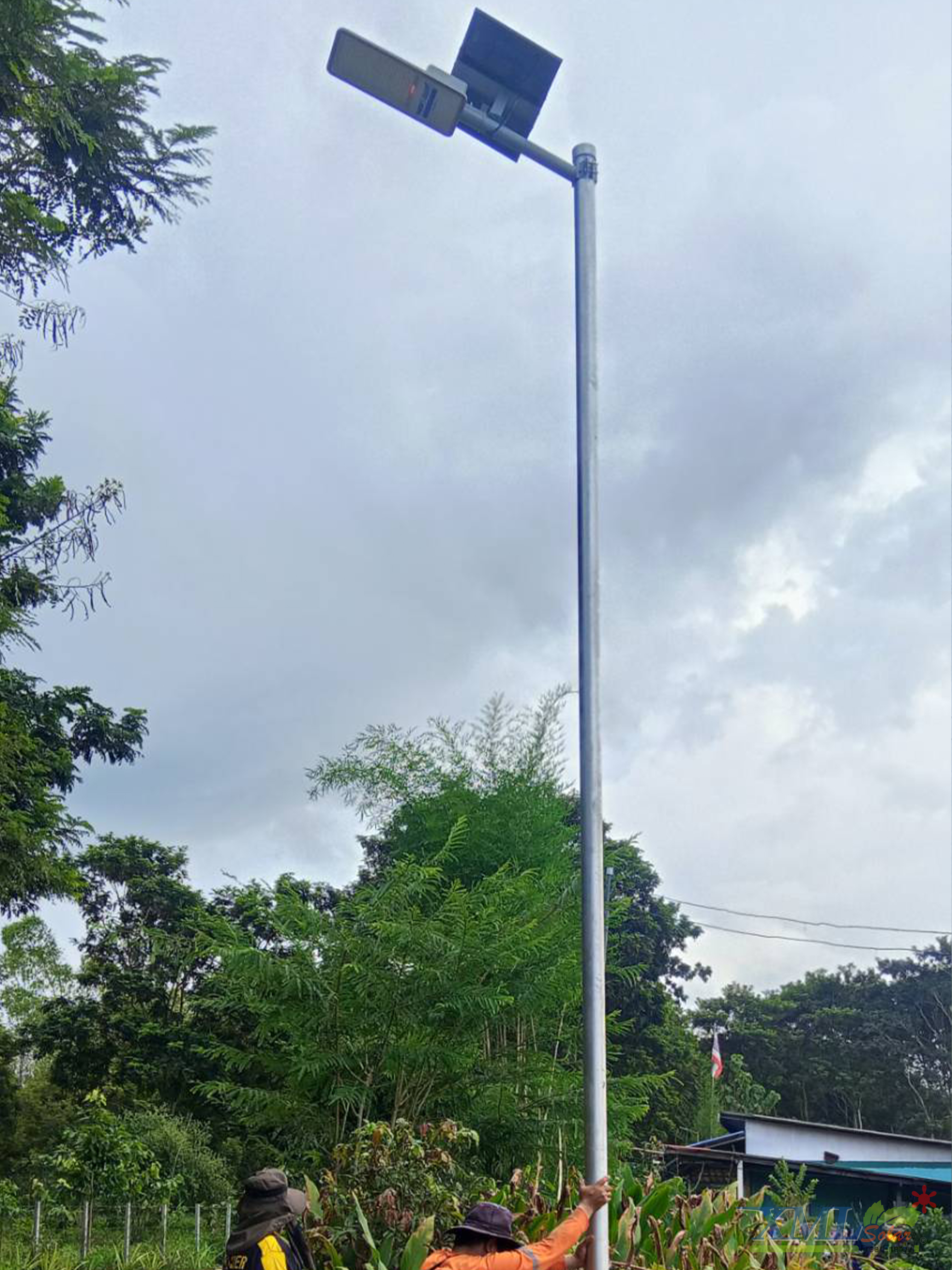 โคมไฟถนนโซล่าเซลล์ 600W รุ่น MD-SLT30-600W (แสง : ขาว)