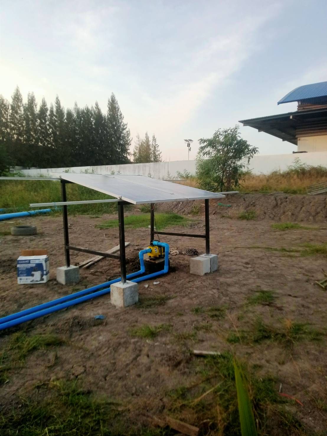 เครื่องสูบน้ำโซล่าเซลล์ (โข่งใหญ่) 750W / 72V. + เเผงโซล่าเซลล์ 450w (2 เเผง)