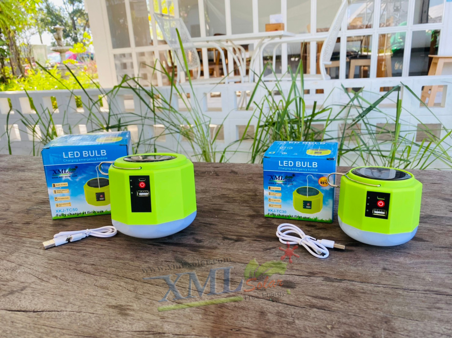 โคมไฟโซล่าเซลล์อเนกประสงค์ สีเขียว รุ่น 30w (แสงขาว)