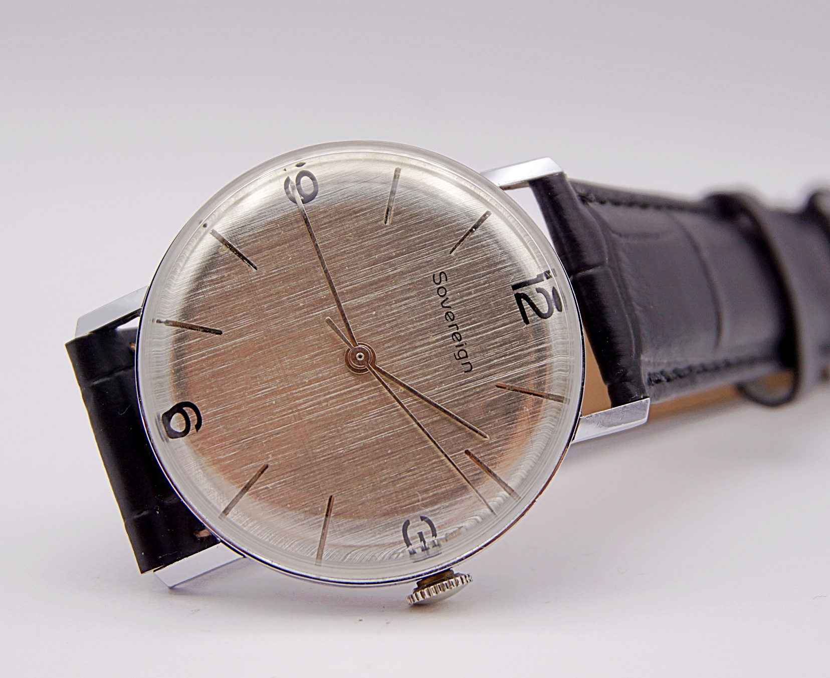 นาฬิกาเก่า SOVEREIGN ไขลาน