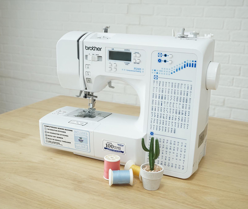 จักรเย็บผ้าระบบคอมพิวเตอร์ยี่ห้อ Brother รุ่น FS-101 ลายเย็บ 100 ลาย ฟรี! คอร์สเรียนออนไลน์ "ตัดเย็บเสื้อผ้าใส่เอง" และ "พื้นฐานการเย็บผ้า"+แผ่นรองจักร