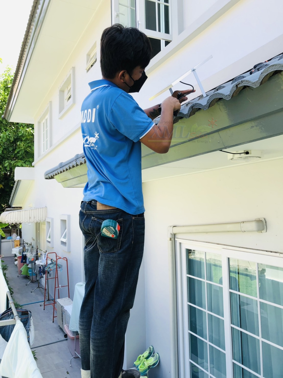 โคมไฟซาลาเปาโซล่าเซลล์ ติดเพดาน-ผนัง รุ่น 80W. (แสงขาว)