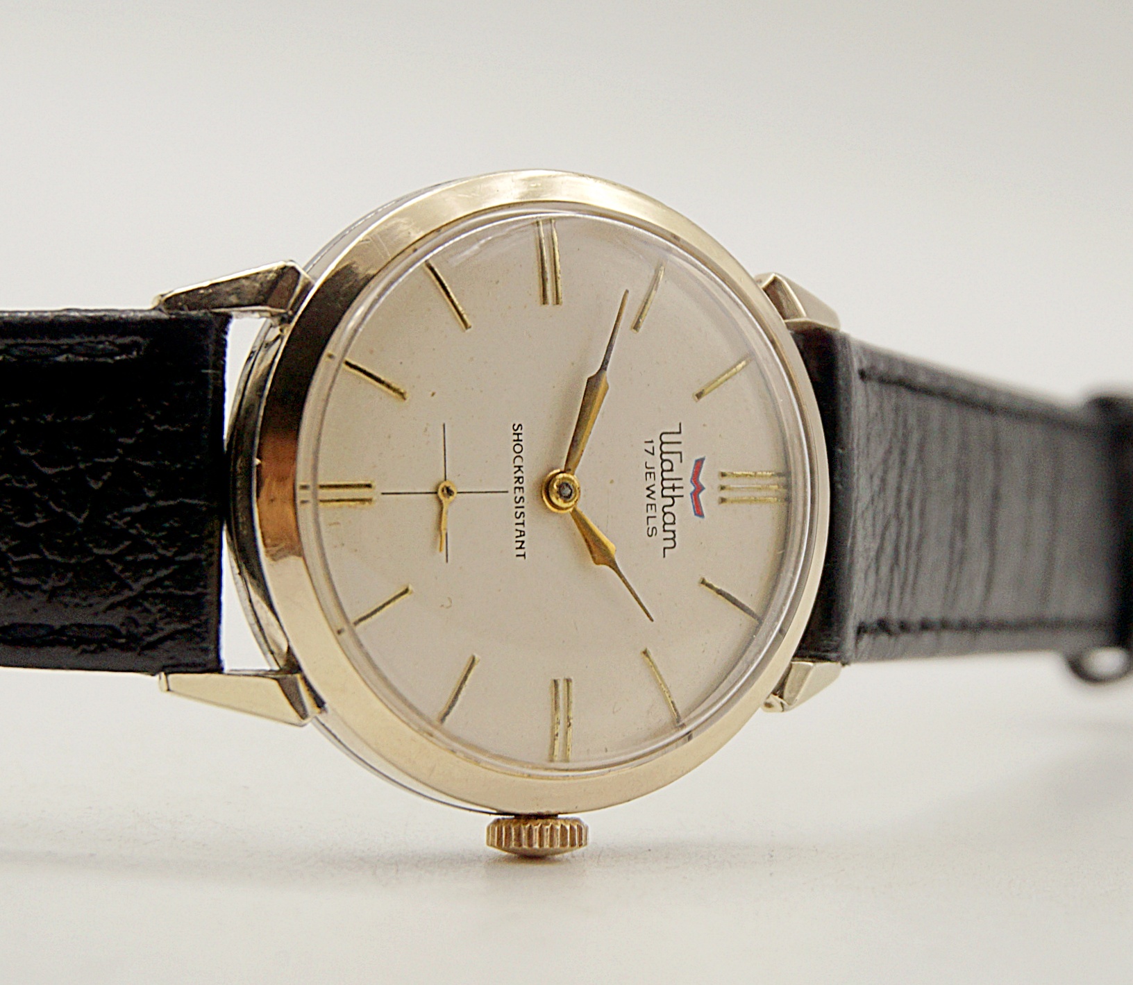 นาฬิกาเก่า WALTHAM ไขลานสองเข็มครึ่ง