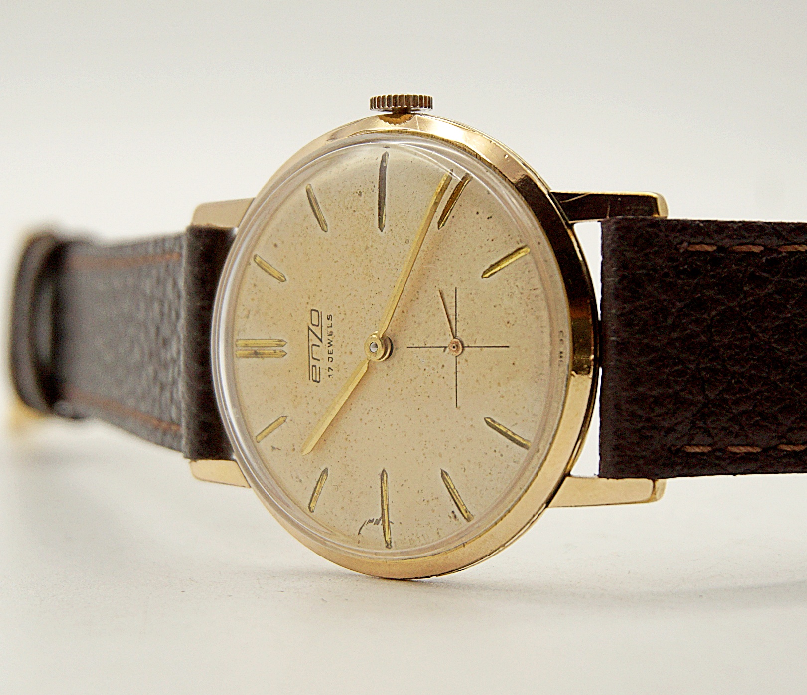 นาฬิกาเก่า ENZO ไขลานสองเข็มครึ่ง