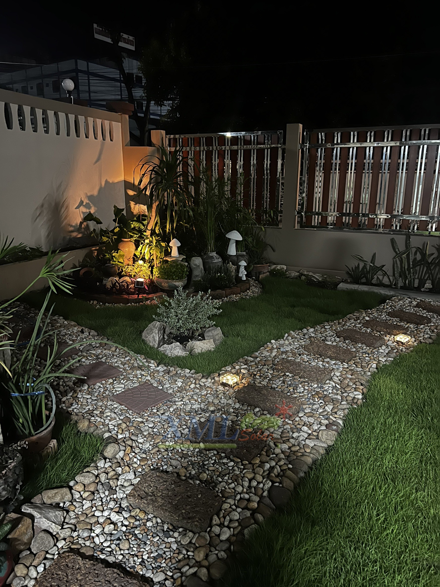 สปอร์ตไลท์ปักสนามโซล่าเซลล์ รุ่น SSL-001