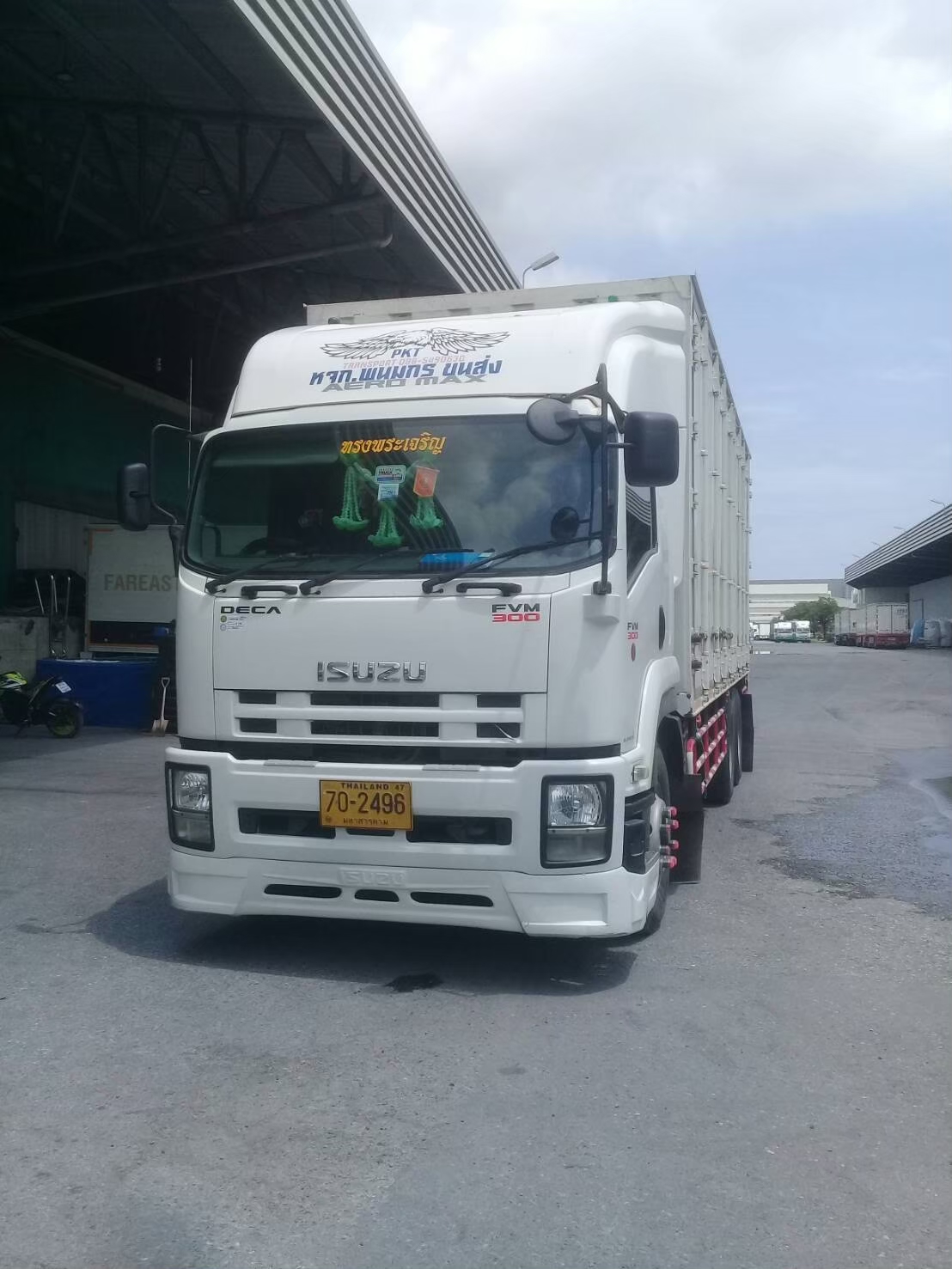 รถบรรทุก 10 ล้อตู้