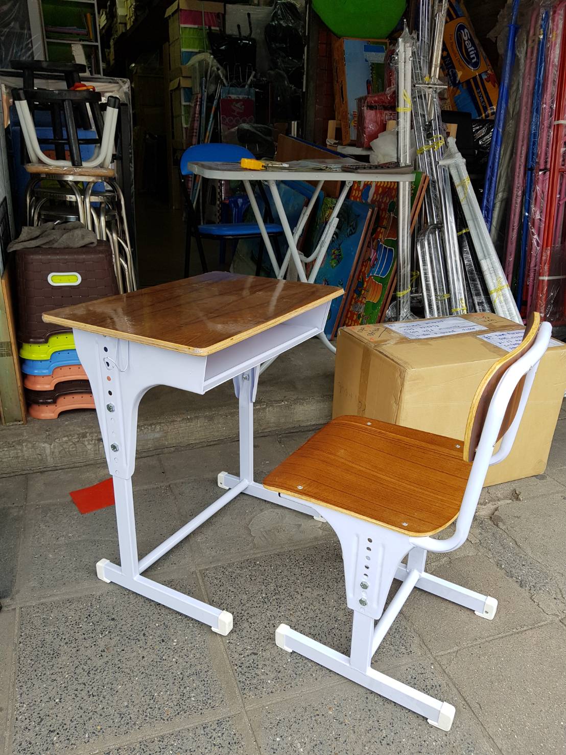 โต๊ะหนังสือเด็ก ปรับระดับ