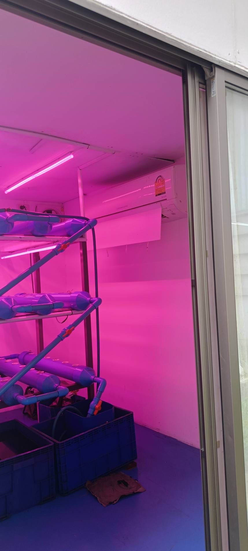 ชุดแอร์โซล่าเซลล์ TASAKI 13,000 BTU