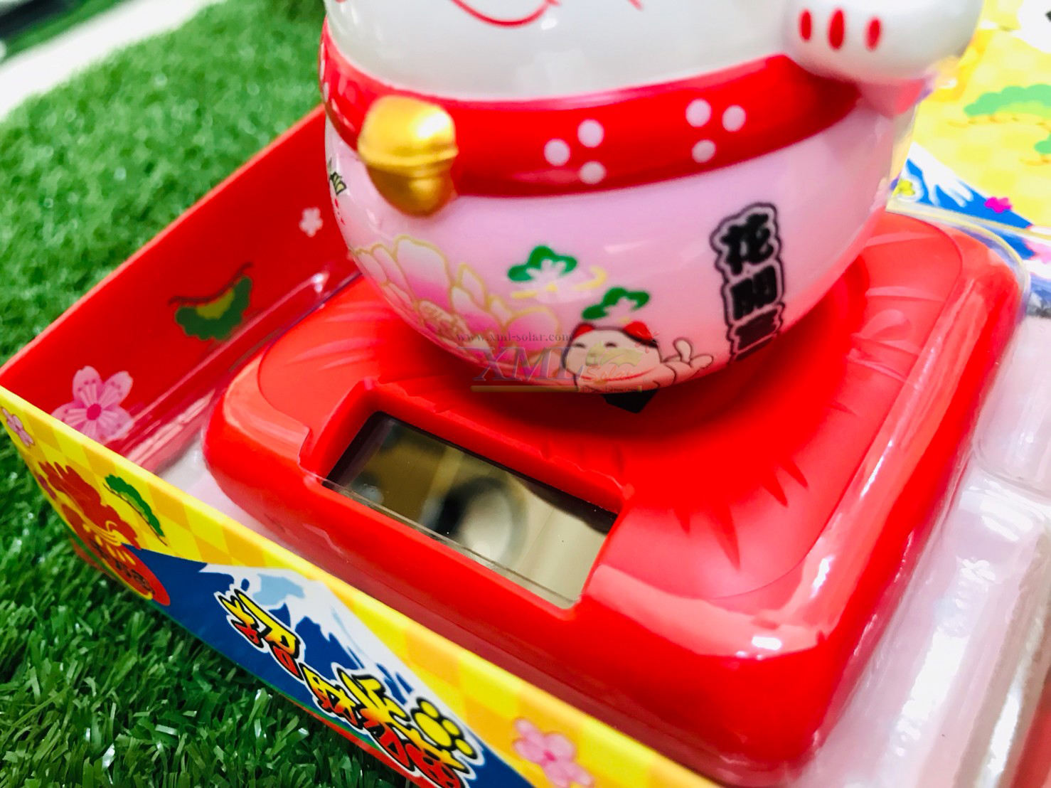 แมวญี่ปุ่น เรียกโชคลาภ ดุ๊กดิ๊กโซล่าเซลล์ (ลายซากุระ)