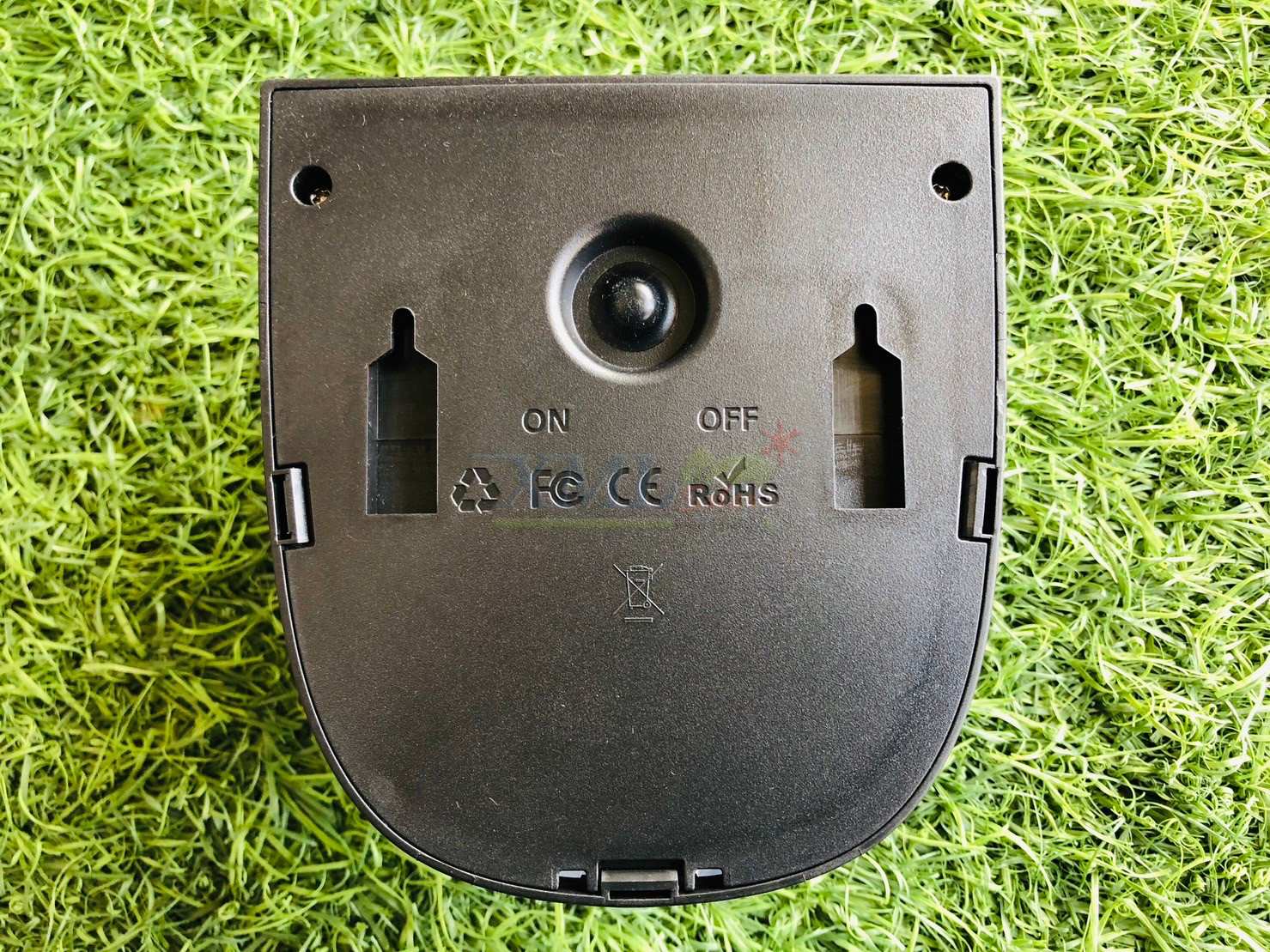 ไฟผนังโซล่าเซลล์ Modern รุ่น กลม (แสง : เหลืองวอมไวท์)