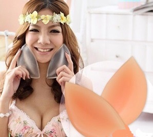 ซิลิโคนเสริมหน้าอก อึ๋มขึ้น 3 เท่า ดันหน้าอกให้ดูมขึ้นทันที ทรงใบไม้ใหญ่ ราคาส่ง 3 ชิ้น คละแบบได้ คู่ละ 200 บาท