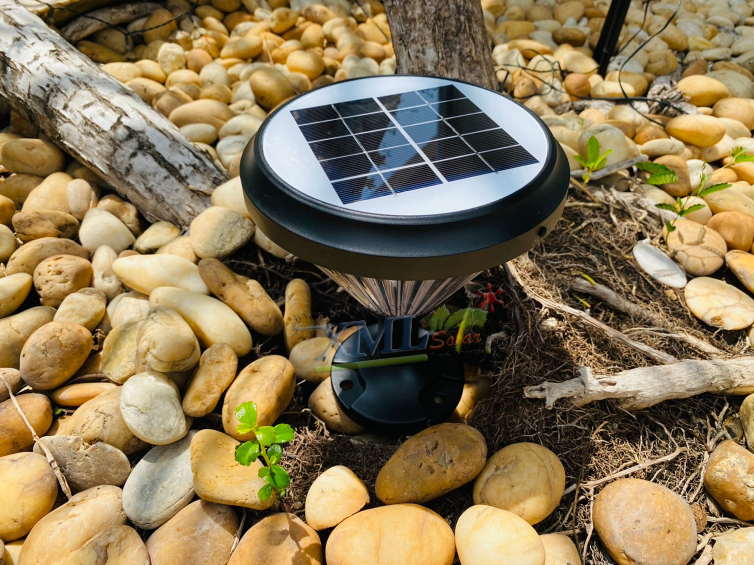 โคมไฟหัวเสาโซล่าเซลล์ ทรงกรวย (แสง : เหลืองวอมไวท์)