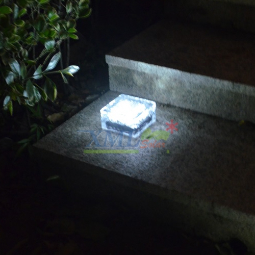 ก้อนน้ำเเข็งโซล่าเซลล์ 4 LED (เเสง : ขาว)