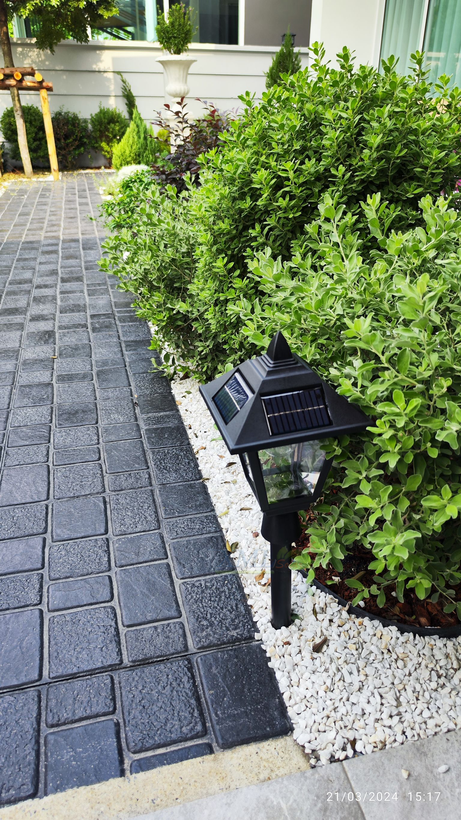 โคมไฟปักสนามโซล่าเซลล์ รุ่น MD-GFB-C (แสง : เหลืองวอมไวท์)