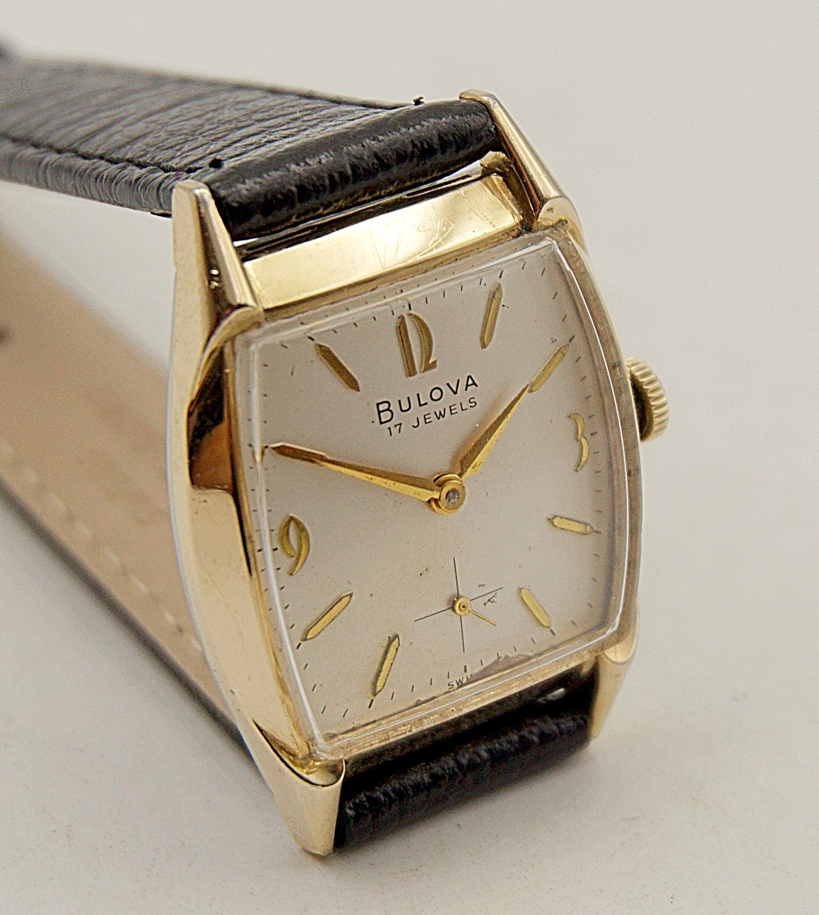 นาฬิกาเก่า BULOVA ไขลานสองเข็มครึ่ง