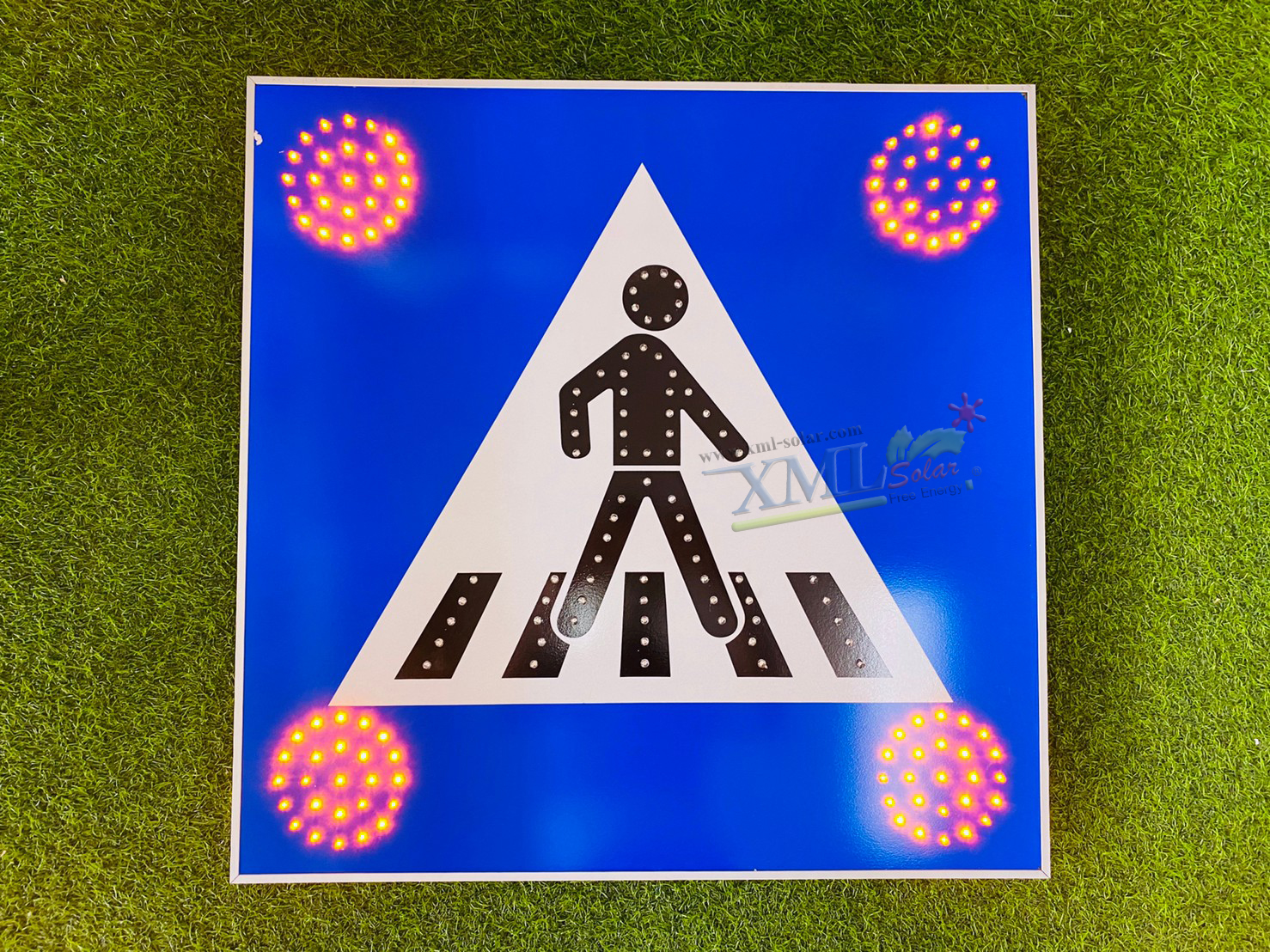 ป้ายไฟเตือนโซล่าเซลล์ คนข้ามถนน