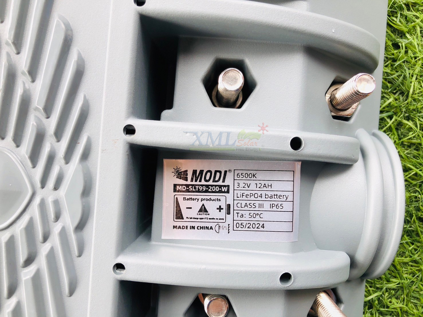 โคมไฟถนนโซล่าเซลล์ 200W รุ่น MD-SLT99-200W (แสง : ขาว)