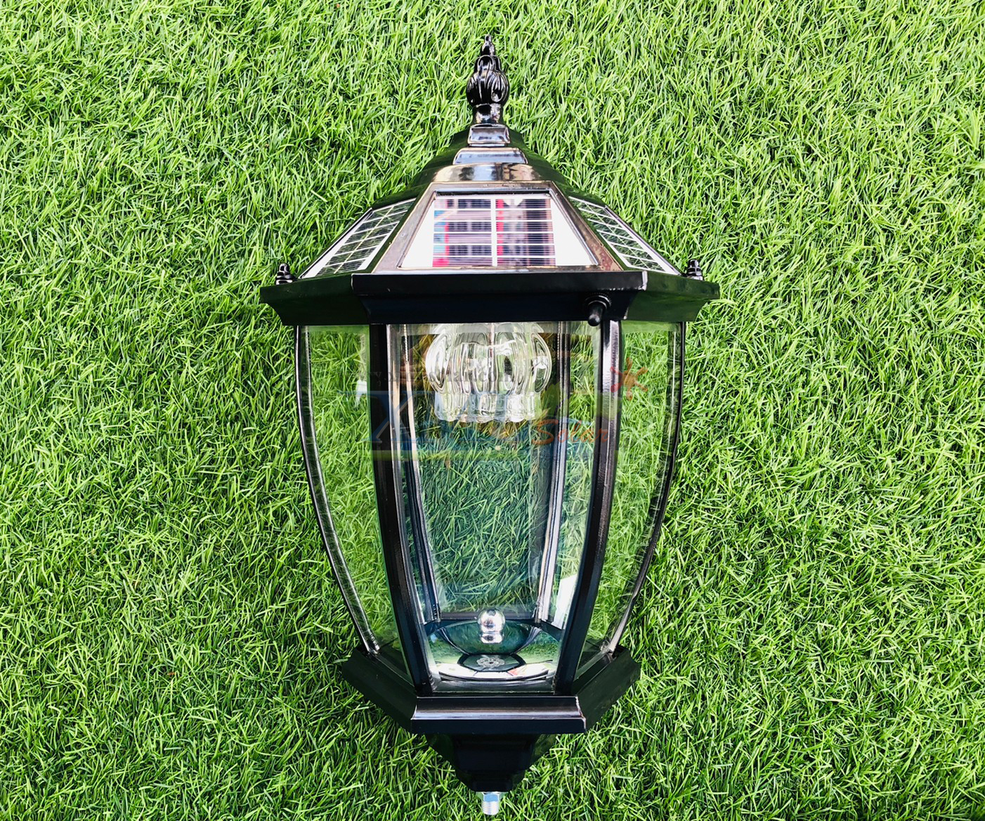 ไฟตั้งพื้นโซล่าเซลล์ ทรงยุโรป สูง 110 ซม. (เปิดได้ 2 แสง)