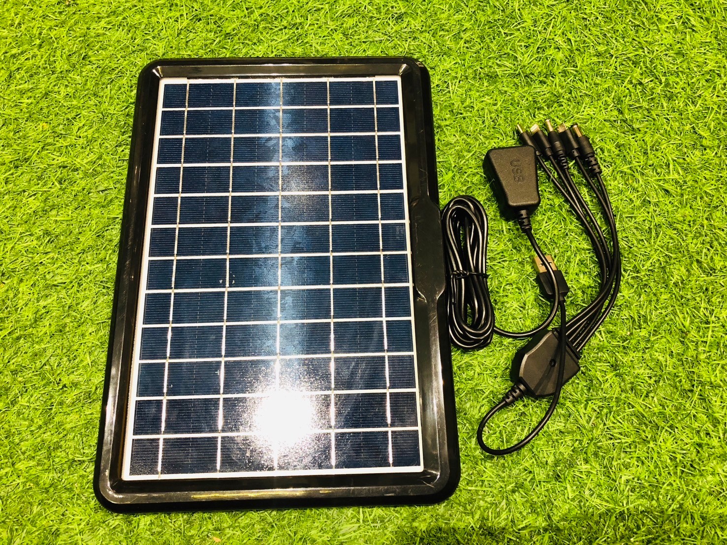 แผงโซลาร์เซลล์ แผงชาร์จพลังงานแสงอาทิตย์แบบพกพา พร้อมสาย USB