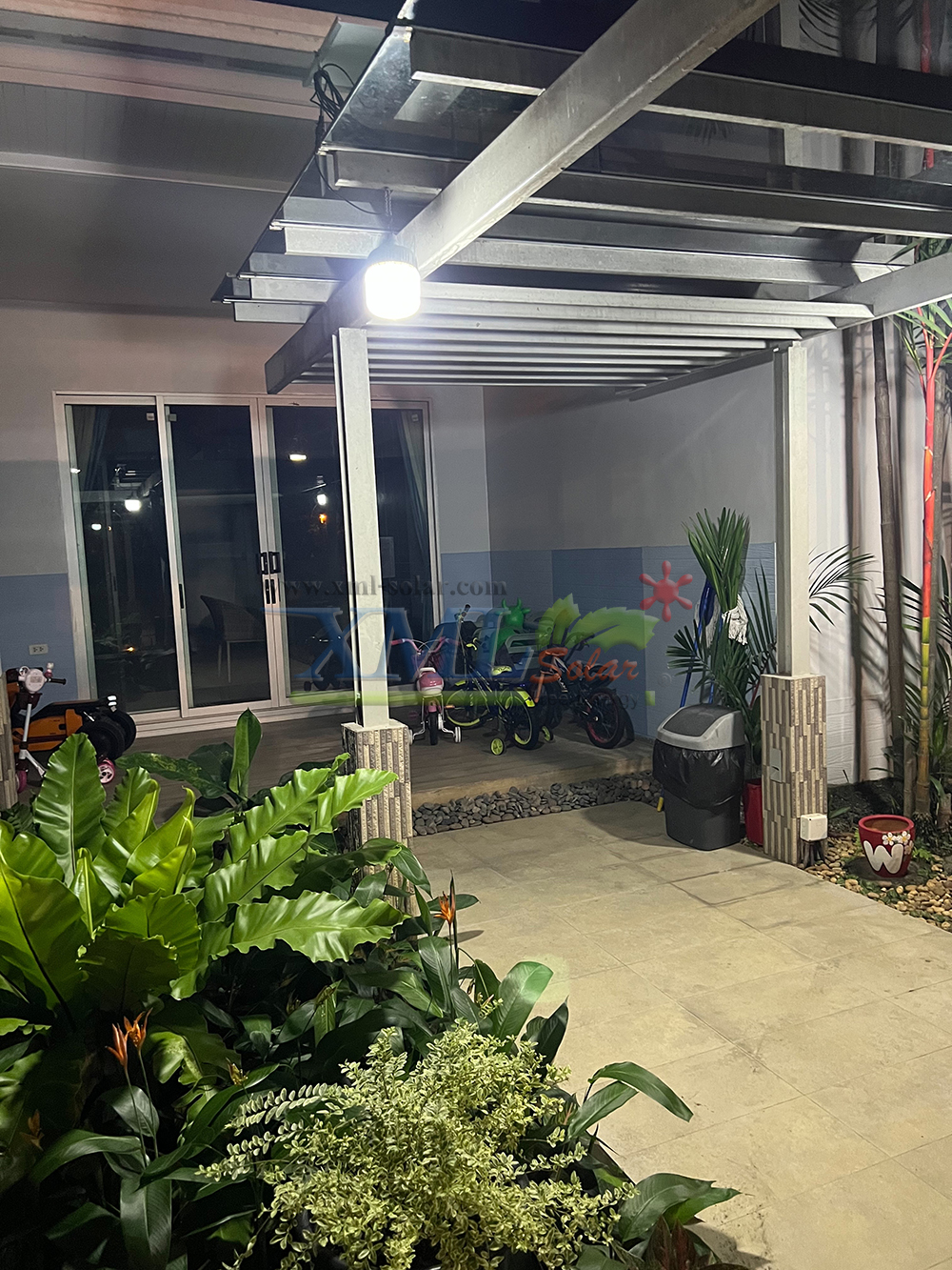 โคมไฟตุ้มโซล่าเซลล์ รุ่น 300w. (กล่องสีน้ำตาล) (เปิดได้ 3 แสง)