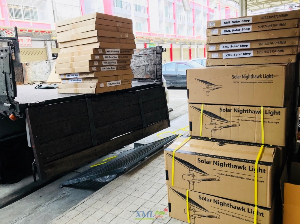 โคมไฟถนนอัจฉริยะ โซล่าเซลล์ 150 Watt Monocrystalline (แสง ขาว)