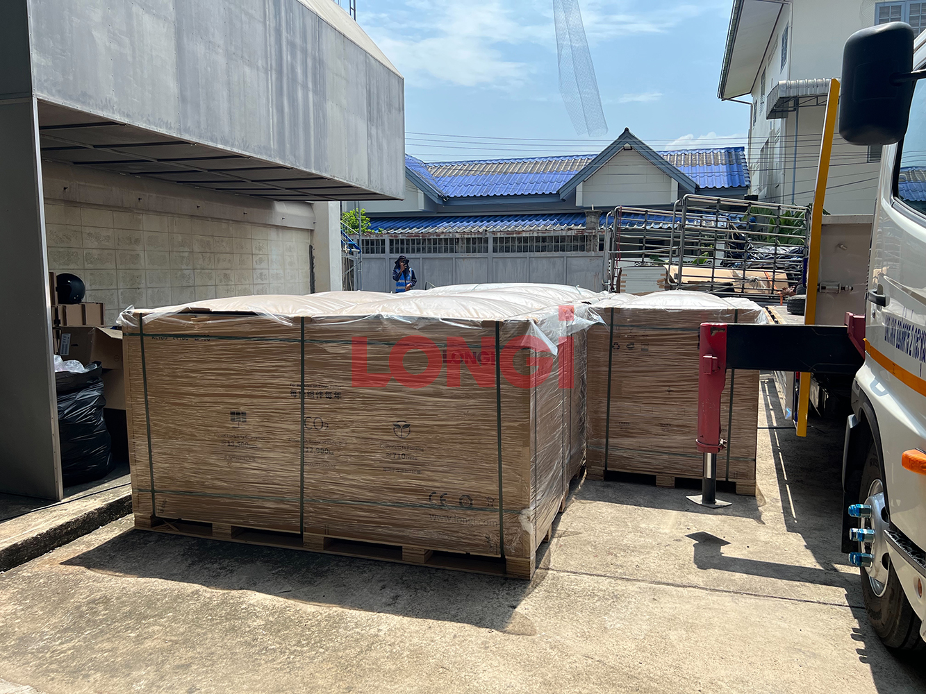 ระบบโซล่าเซลล์ติดหลังคา Enphase Solar Rooftop ขนาด 100.40 KW (ON-GRID) 3 Phase พร้อมติดตั้ง
