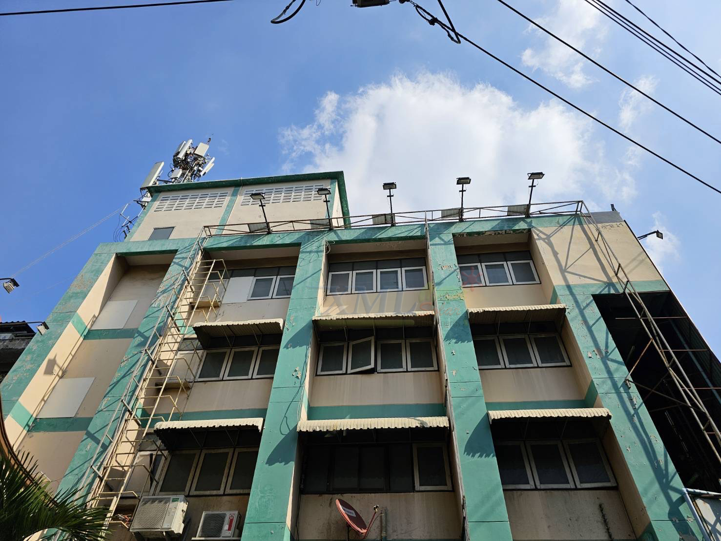 ขายึดส่องป้าย ไซต์ใหญ่ 150 ซม. สำหรับสปอร์ตไลท์ รุ่น PT06-Q