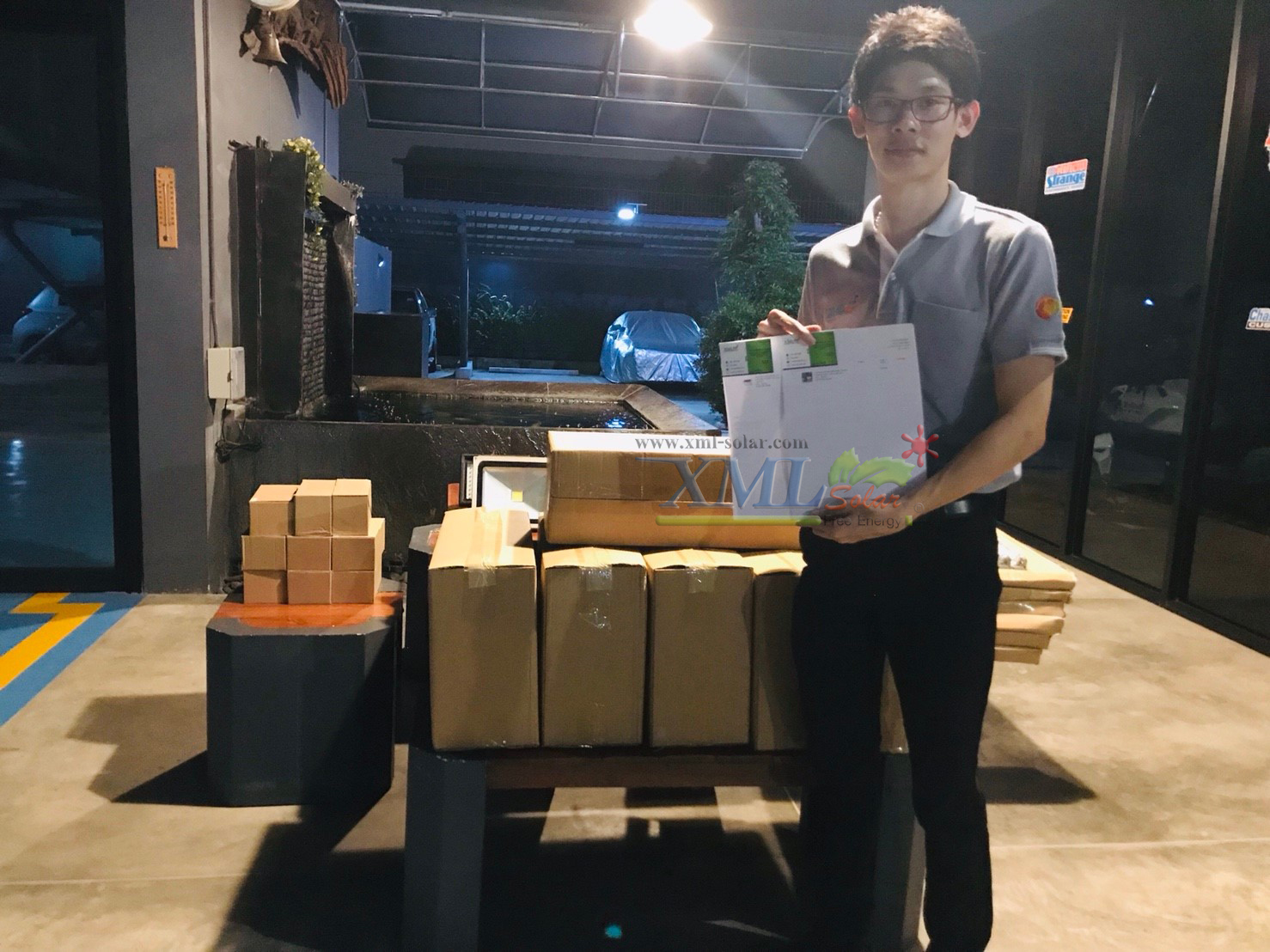 ไฟสปอตไลท์โซล่าเซลล์ 6500 Lumens. ไซต์ใหญ่ (เเสง : เหลืองวอมไวท์)