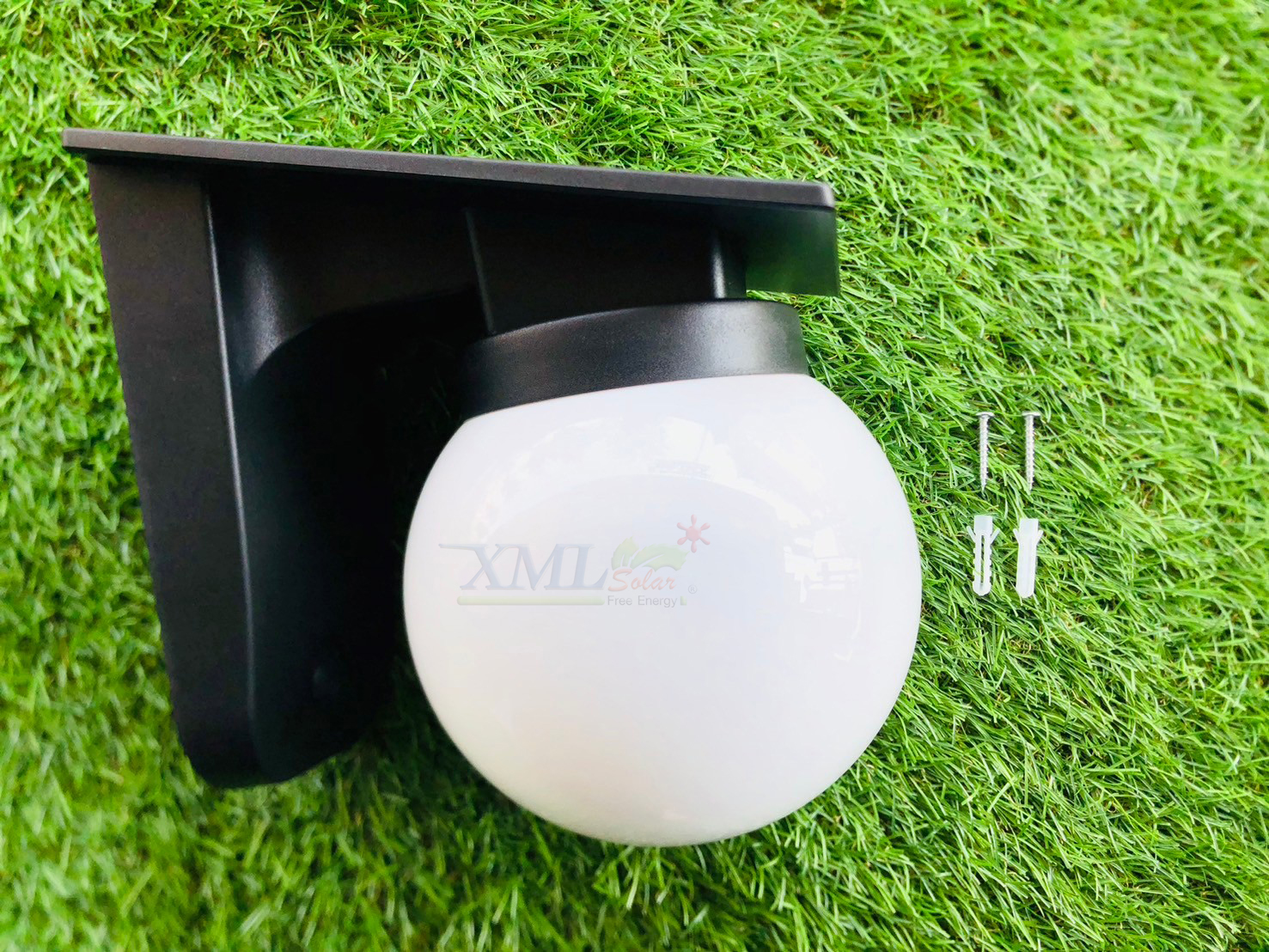 โคมไฟติดผนังโซล่าเซลล์ รุ่น MD-SOLAR-Q5001 (เปิดได้ 3 แสง)